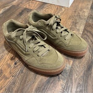 ~*~ Vans Caldrone Olive Green Skate Shoe Womens 9M ~*~